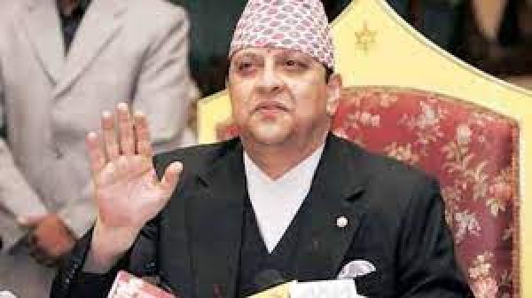  नेपाल के पूर्व राजा ज्ञानेंद्र शाह अपने परिवार के साथ भारत में