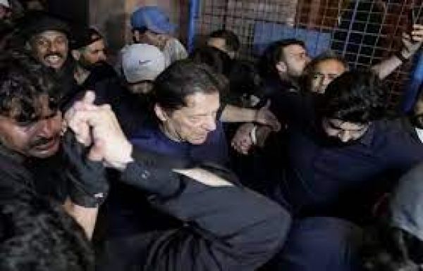 पाकिस्तान: इमरान पर लटकी गिरफ्तारी की तलवार, वारंट रद्द करने की याचिका खारिज