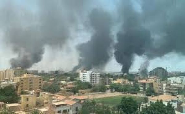 सूडान में सेना-अर्धसैनिक बल के बीच संघर्ष में अब तक 180 लोगों की मौत, भारत ने जारी की चेतावनी