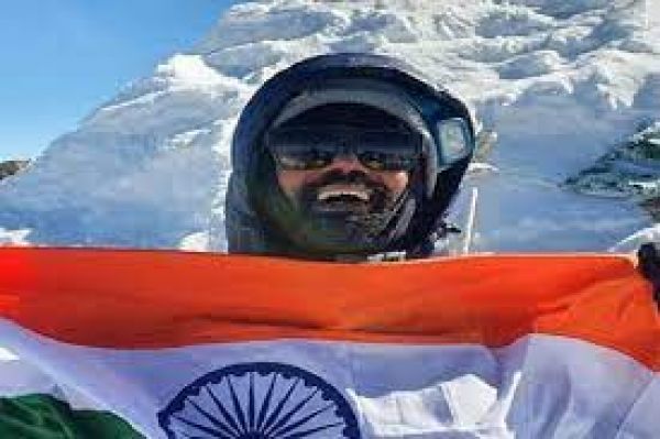 भारतीय पर्वतारोही अनुराग मालू की हालत में कुछ सुधार