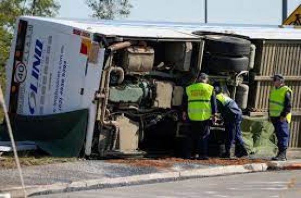 ऑस्ट्रेलिया में बस दुर्घटनाग्रस्त, 10 यात्रियों की मौत