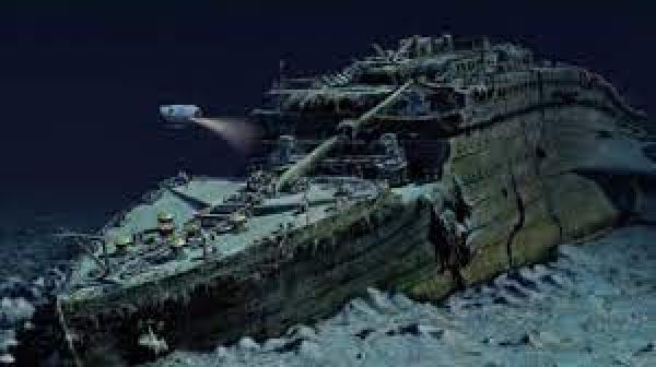 टाइटैनिक का मलबा पर्यटकों को दिखाने वाली पनडुब्बी, अटलांटिक महासागर में लापता