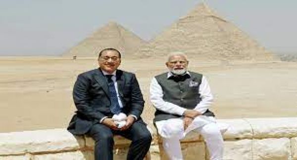 तय कार्यक्रम से इतर गीजा का पिरामिड देखने पहुंचे प्रधानमंत्री मोदी