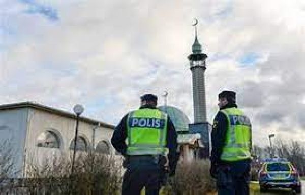 स्वीडन में मस्जिद के बाहर कुरान जलाकर प्रदर्शन करने की पुलिस ने दी मंजूरी