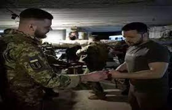 यूक्रेन का आरोप, पश्चिमी देशों के कारण रूस पर जवाबी हमले में हुई देरी