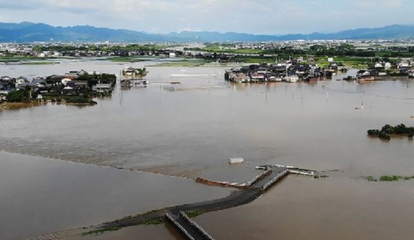 जापान में भारी बारिश, कुछ जगह बुलेट ट्रेनों को रोकना पड़ा, छह की मौत