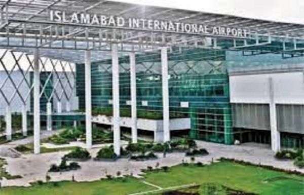 कंगाल पाकिस्तान विदेशी हाथों में सौंपेगा इस्लामाबाद हवाई अड्डे का संचालन