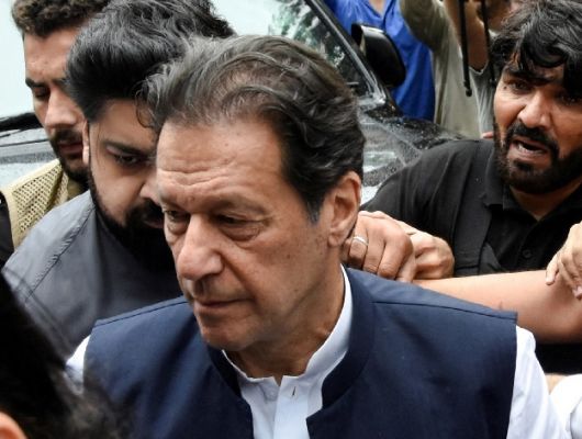 इमरान खान नहीं पहुंचे अदालत, जज ने व्यक्त की नाराजगी, सोमवार को तलब किया