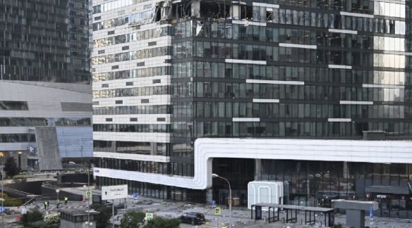 यूक्रेन आक्रामक, फिर मॉस्को की ऊंची इमारतों को बनाया निशाना