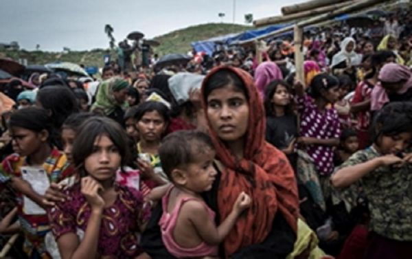बांग्&zwj;लादेश के कॉक्&zwj;स बाजार और अन्&zwj;य क्षेत्रों में विभिन्&zwj;न शरणार्थी शिविरों में दस लाख से अधिक रोहिंजा लोग जीने के लिए संघर्षरत