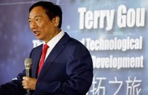 फॉक्सकॉन के संस्थापक टैरी गोउ फिर लड़ेंगे ताइवान के राष्ट्रपति का चुनाव