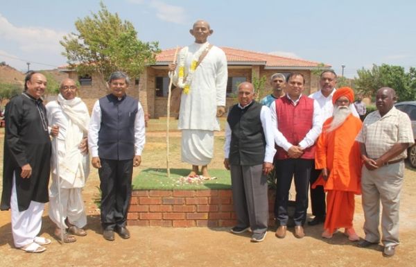 महात्मा गांधी ने जहाँ से शुरू की थी वकालत, दक्षिण अफ्रीका में वहीं लगी उनकी प्रतिमा