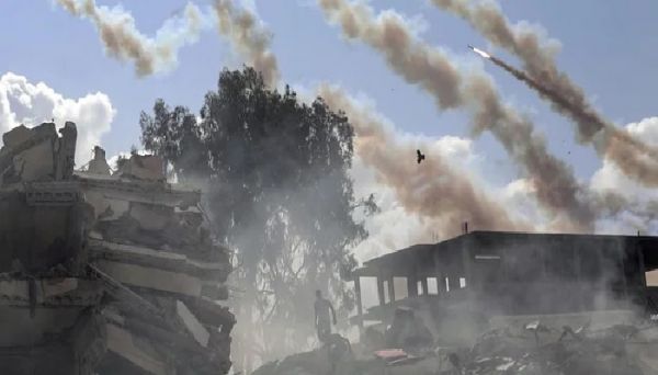 (संशोधित..सांध्य लीड) मानवीय सहायता के लिए राफा क्रॉसिंग खोलेगा मिस्र, नहीं थमी इजराइल की गाजा पर बमबारी.