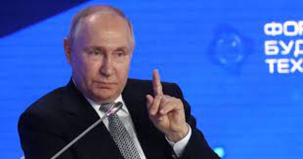 रूस के राष्ट्रपति पुतिन को आया हार्ट अटैक, कमरे के फर्श पर गिरे मिलेः रिपोर्ट में दावा