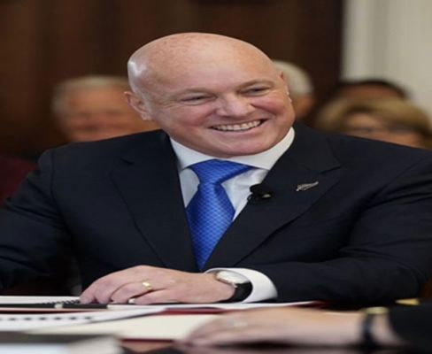 न्यूजीलैंड के प्रधानमंत्री के रूप में क्रिस्टोफर लक्सन ने ली शपथ