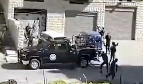 पाकिस्तान ने अफगान राजनयिक को तलब करके प्रमुख आतंकवादी को सौंपने की मांग की