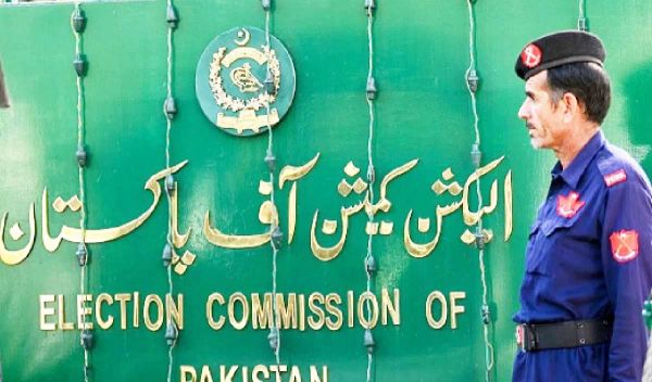 पाकिस्तान में सुप्रीम कोर्ट के आदेश के बाद चुनाव का कार्यक्रम जारी