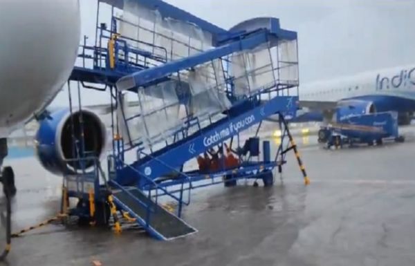 (संशोधित) शारजाह से काठमांडू आए एयर अरेबिया के विमान के शौचालय में नवजात बरामद