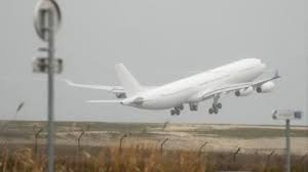 फ्रांसीसी हवाई अड्डे से 276 यात्रियों को लेकर रोमानियाई विमान भारत के लिए रवाना