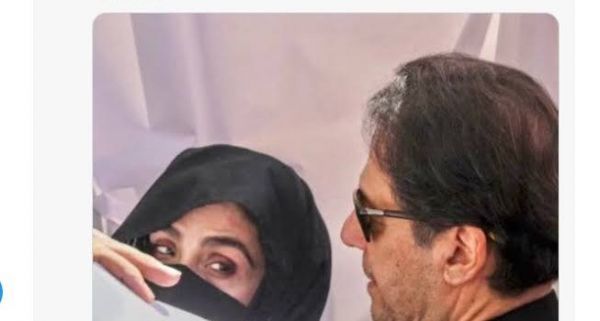 'इमरान खान की पत्नी बुशरा पाकिस्तान में नजरबंद, जान का खतरा'