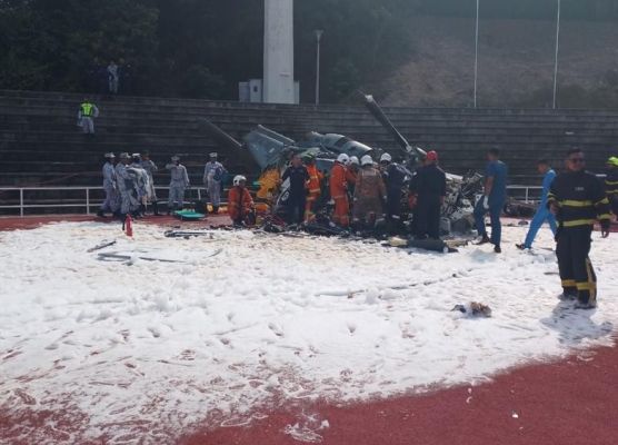 मलेशिया में नौसेना के दो हेलीकॉप्टर आसमान में टकराए, तीन महिलाओं समेत 10 की मौत