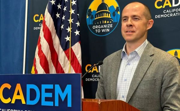 रस्टी हिक्स ने ई-मेल भेजकर प्रतिनिधियों से कमला हैरिस के लिए समर्थन मांगा, डेमोक्रेटिक नेशनल कन्वेंशन बुधवार को चुनेगी उम्मीदवार