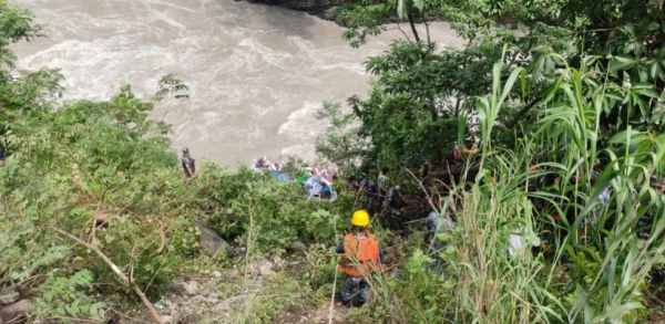 नेपाल बस हादसे में 41 की मौत, वायुसेना के विमान से आज महाराष्ट्र लाए जाएंगे 24 भारतीयों के शव