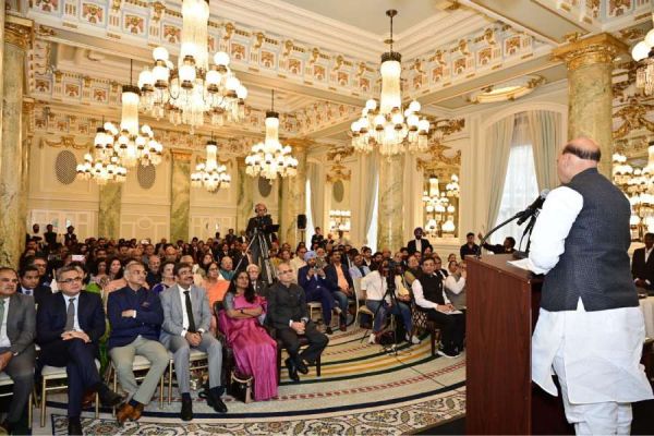 राजनाथ सिंह ने प्रवासी भारतीयों को अमेरिका और भारत के बीच सेतु बताया