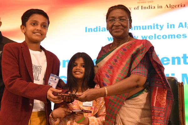 राष्ट्रपति मुर्मु अल्जीरिया में मिलीं भारतीय समुदाय से, कहा-आप भारत के सच्चे राजदूत 
