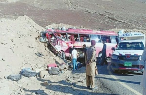 पाकिस्तान के बलूचिस्तान में तीन सड़क हादसों में 12 की मौत, इनमें पांच जिंदा जले