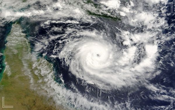 तूफान राफेल ने क्यूबा में श्रेणी 3 के तूफान के रूप में हमला किया, जिससे गंभीर बिजली कटौती और बाढ़ का खतरा पैदा हो गया