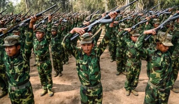 म्यांमार में विद्रोही समूह अराकान आर्मी का रखाइन राज्य के माउंगडॉ शहर में कब्जा   