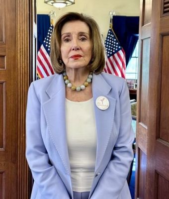 पूर्व अमेरिकी हाउस स्पीकर नैन्सी पेलोसी लक्ज़मबर्ग में चोट लगने के बाद अस्पताल में भर्ती