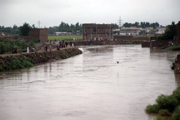 ऑस्ट्रेलिया में भयंकर बाढ़ के कारण हज़ारों लोग घर छोड़कर भागे