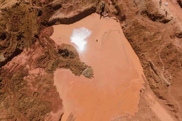 माली में अवैध सोने की खदान ढहने से कम से कम 48 लोगों की मौत