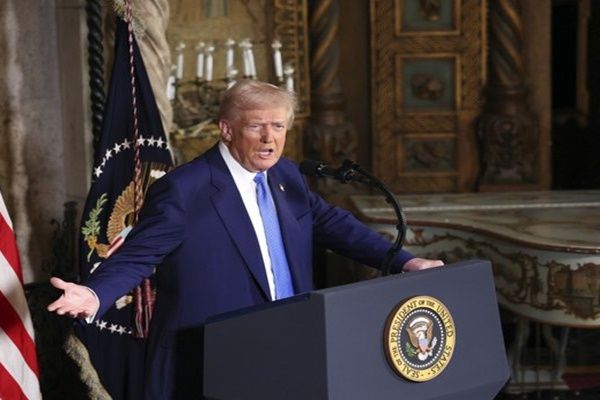 अमेरिकी राष्ट्रपति डोनाल्ड ट्रम्प ने चल रहे रूसी-यूक्रेन युद्ध के लिए यूक्रेनी राष्ट्रपति ज़ेलेंस्की को दोषी ठहराया