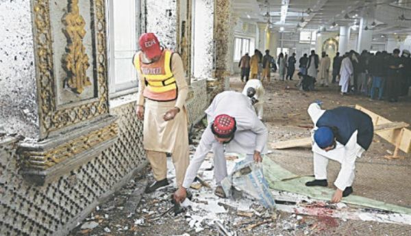 पाकिस्तान के खैबर पख्तूनख्वा में विस्फोट के बाद सुरक्षा बलों ने वजीरस्तान में छह आतंकवादियों को मार गिराया