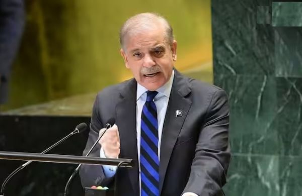  भारतीय वायुसेना की एयर स्ट्राइक पर भड़के पाक पीएम शाहबाज शरीफ, कहा- "भारत को भुगतने होंगे नतीजे"