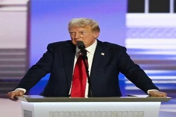 अमेरिकी राष्ट्रपति ट्रम्प ने दवा की कीमतें घटाने के लिए कार्यकारी आदेश पर हस्ताक्षर किए