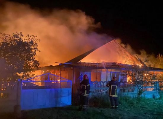 यूक्रेन और रूस ने पूरी रात एक-दूसरे के क्षेत्रों में दागे ड्रोन