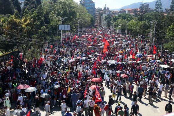 राजतंत्र वापसी की मांग काे लेकर काठमांडू में दूसरे दिन भी प्रदर्शन