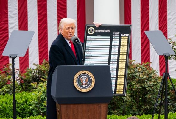  ट्रंप का टैरिफ बहाल, ट्रेड कोर्ट के फैसले पर संघीय अपील न्यायालय ने रोक लगाई