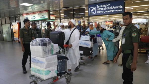  बांग्लादेश के 369 जायरीन पहली वापसी हज उड़ान से स्वदेश लौटे