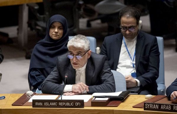  ईरान ने ब्रिटेन, फ्रांस, जर्मनी को प्रतिबंध लगाने पर दी एनपीटी से हटने की चेतावनी