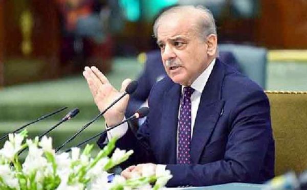 पाकिस्तान में सीनेट, असेंबली प्रमुख का वेतन 500 फीसद बढ़ा, आलोचना के बाद शहबाज ने वृद्धि रोकी, रिपोर्ट मांगी