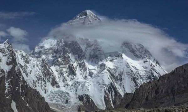 पाकिस्तान में चेक महिला पर्वतारोही नंगा पर्वत बेस कैंप के पास खड्ड में गिरी, मौत, आज शुरू होगा खोज अभियान