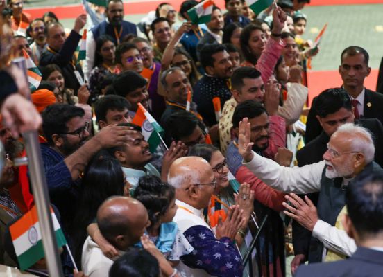  प्रधानमंत्री मोदी पहुंचे ब्राजील, ब्रिक्स शिखर सम्मेलन में हिस्सा लेंगे, प्रवासी भारतीयों में खासा उत्साह