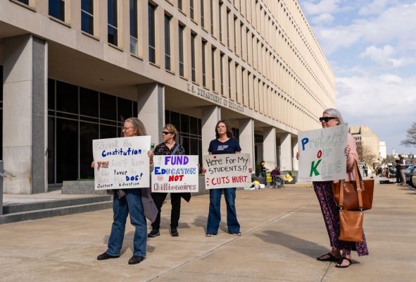 अमेरिकी शिक्षा विभाग में छंटनी का रास्ता साफ, सुप्रीम कोर्ट के फैसले से राष्ट्रपति ट्रंप खुश