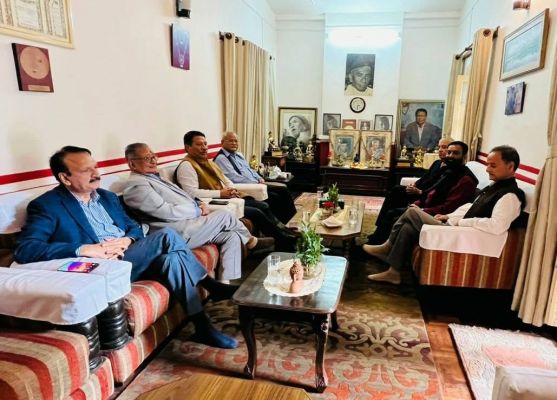 ओली सरकार से नाराज कांग्रेस के सात नेताओं का गठबंधन पर पुनर्विचार करने की मांग