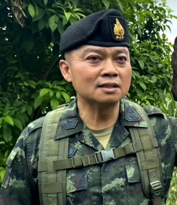 थाईलैंड के कंमाडर बूनसिन पैडक्लांग अग्रिम मोर्चे पर, कहा-कंबोडिया ने मौत की अफवाह फैलाई